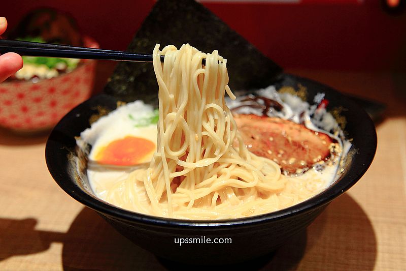 Yukichi Ramen 諭吉拉麵，主打九州泡系博多豚骨拉麵，日系卡布奇諾拉麵之美譽，台北泡系拉麵，中山區拉麵推薦，營業到凌晨3點拉麵店