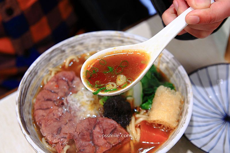 竣師父牛肉麵，台北牛肉麵節金牌必吃名店，必吃紅燒松露牛肉麵、蛤蠣雞肉麵，台北東區美食，板南線牛肉麵，捷運忠孝復興站冠軍牛肉麵