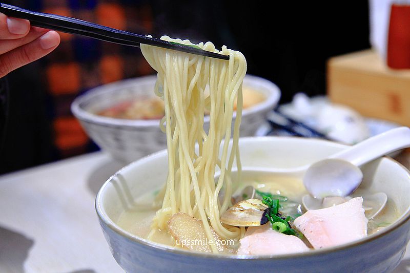 竣師父牛肉麵，台北牛肉麵節金牌必吃名店，必吃紅燒松露牛肉麵、蛤蠣雞肉麵，台北東區美食，板南線牛肉麵，捷運忠孝復興站冠軍牛肉麵