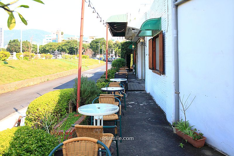 【士林下午茶】天母河邊6號咖啡館，隱身河堤旁歐式鄉村風咖啡廳，也是士林寵物友善咖啡廳，偽出國景點，台北網美咖啡廳，台北河邊咖啡廳