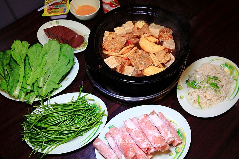 【桃園美食】阿芳羊肉爐，桃園平鎮羊肉爐推薦，炭火羊肉爐溫潤湯底，免費無限飲料與冰淇淋吃到飽