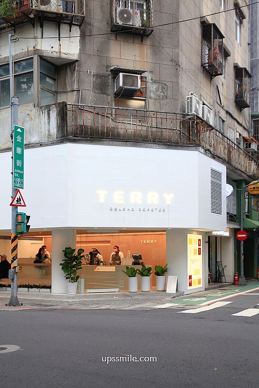 TERRY OOLONG ROASTER 約翰紅茶公司新品牌，捷運東門站純白建築手沖茶專賣店，捷運東門站台灣茶飲，大安區網美茶屋飲料店推薦