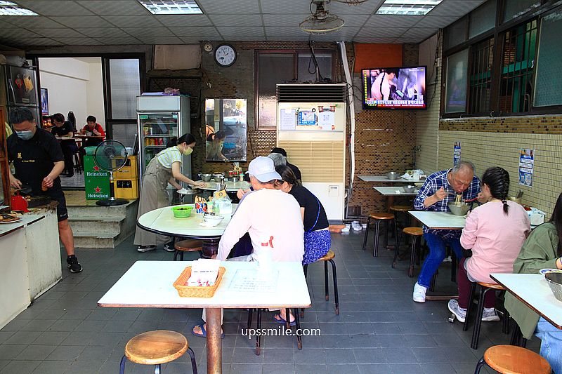 【台北美食】麗馥小吃，隱身巷弄安居街50幾年台北眷村麵店，台北老店，滷味必吃，安居街美食，食尚玩家推薦捷運六張犁站美食