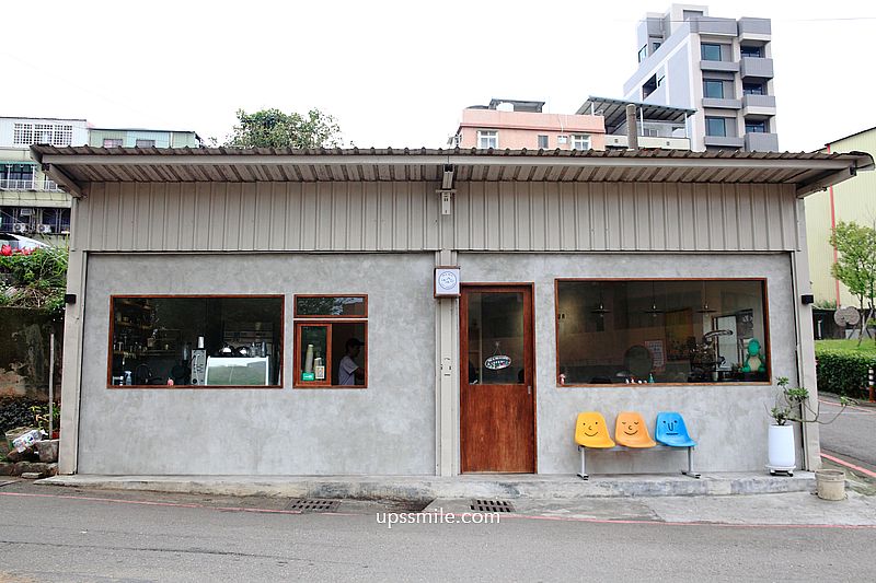 【林口咖啡】Hu A Hu A cafe 隱身林口竹林山觀音寺咖啡廳，美式咖啡只要80元，超便宜實惠林口咖啡廳，林口自家烘焙咖啡廳，林口賞櫻花咖啡廳