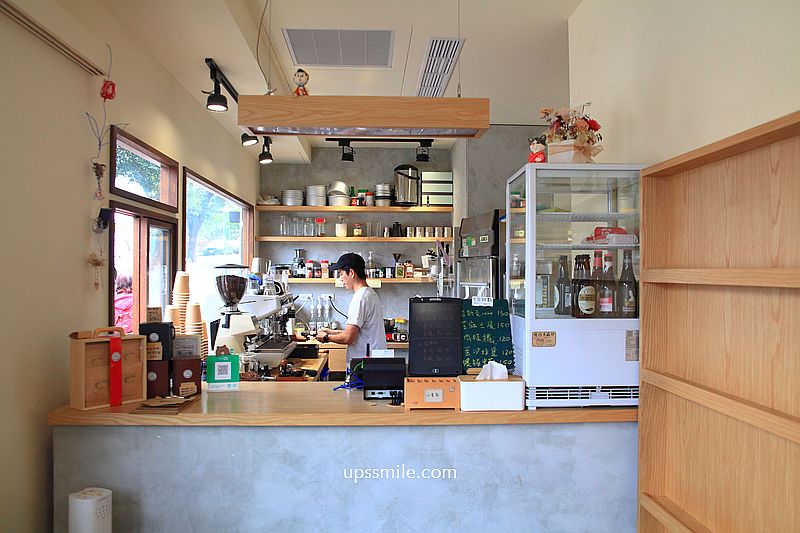 【林口咖啡】Hu A Hu A cafe 隱身林口竹林山觀音寺咖啡廳，美式咖啡只要80元，超便宜實惠林口咖啡廳，林口自家烘焙咖啡廳，林口賞櫻花咖啡廳