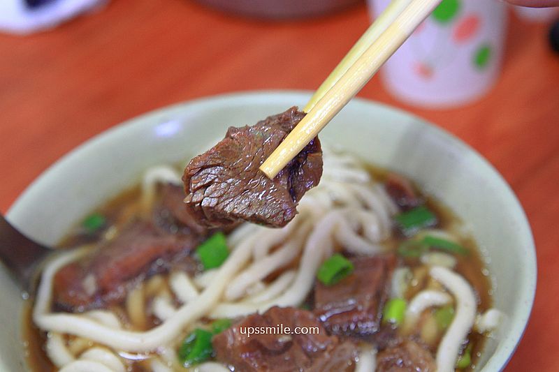 富宏牛肉麵，台北24小時牛肉麵宵夜，內用飲料機喝到飽，西門町google評論2萬多則4.2高分牛肉麵