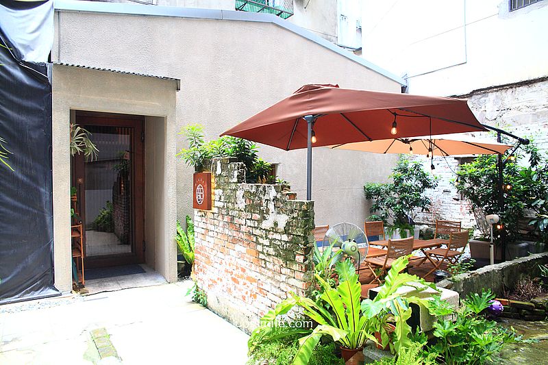 巷日咖啡，捷運西門站甜點咖啡廳，橫掃IG網美打卡甜點寵物咖啡廳，西門町老宅日式榻榻米，萬華咖啡廳下午茶推薦