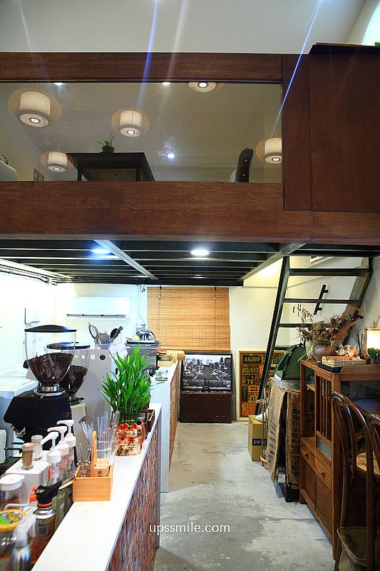 巷日咖啡，捷運西門站甜點咖啡廳，橫掃IG網美打卡甜點寵物咖啡廳，西門町老宅日式榻榻米，萬華咖啡廳下午茶推薦