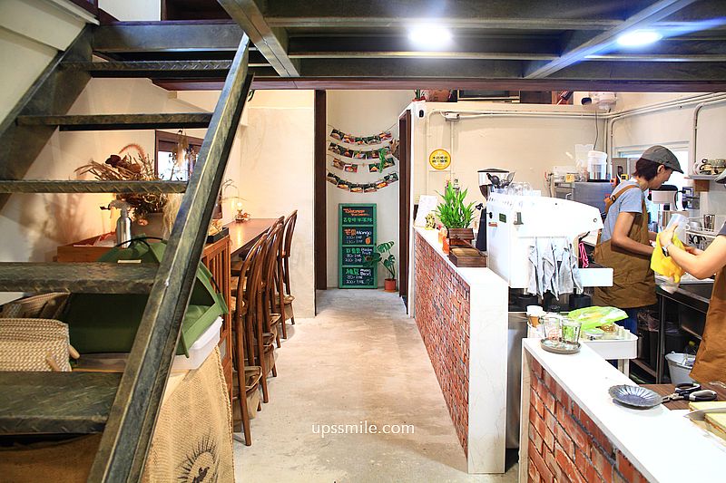 巷日咖啡，捷運西門站甜點咖啡廳，橫掃IG網美打卡甜點寵物咖啡廳，西門町老宅日式榻榻米，萬華咖啡廳下午茶推薦