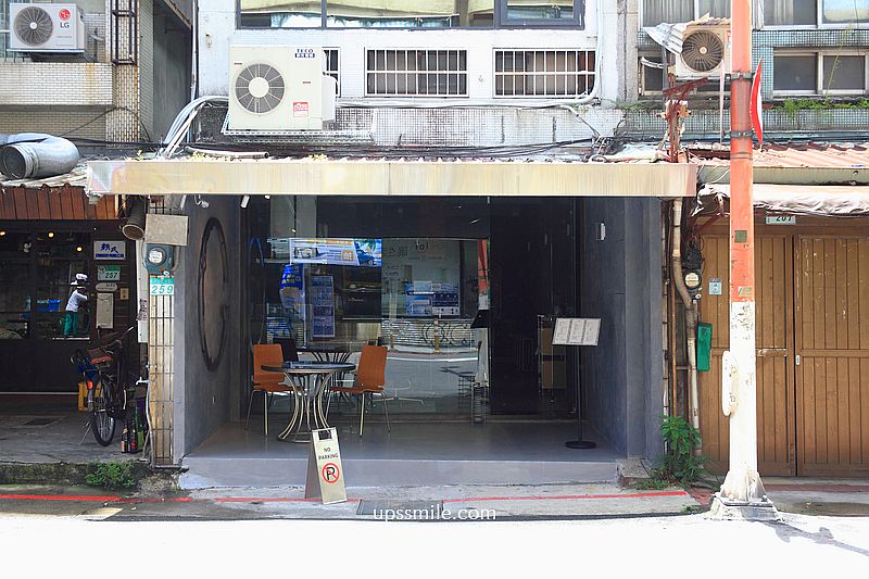 GOLDEN CAVE Cafe通化街，捷運六張犁站早午餐咖啡廳，台北流心巴斯克，台北複合式選物金屬風格咖啡廳