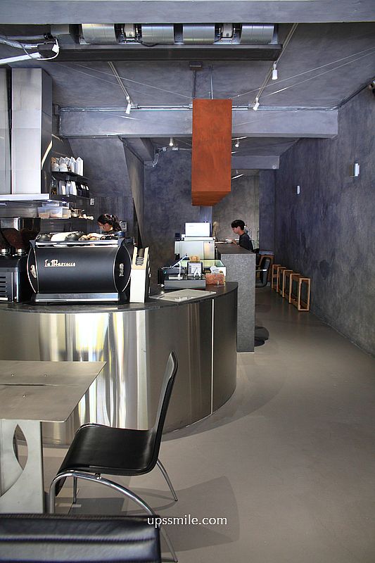 GOLDEN CAVE Cafe通化街，捷運六張犁站早午餐咖啡廳，台北流心巴斯克，台北複合式選物金屬風格咖啡廳