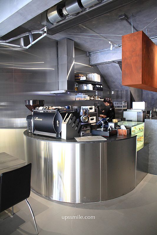 GOLDEN CAVE Cafe通化街，捷運六張犁站早午餐咖啡廳，台北流心巴斯克，台北複合式選物金屬風格咖啡廳