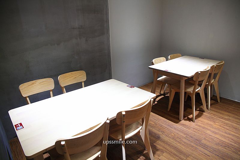 老童小吃部，台北民權西路搬家到安居街台式麵店，神等級好吃台北滷肉飯，滿滿黏稠膠質，捷運六張犁站麵店