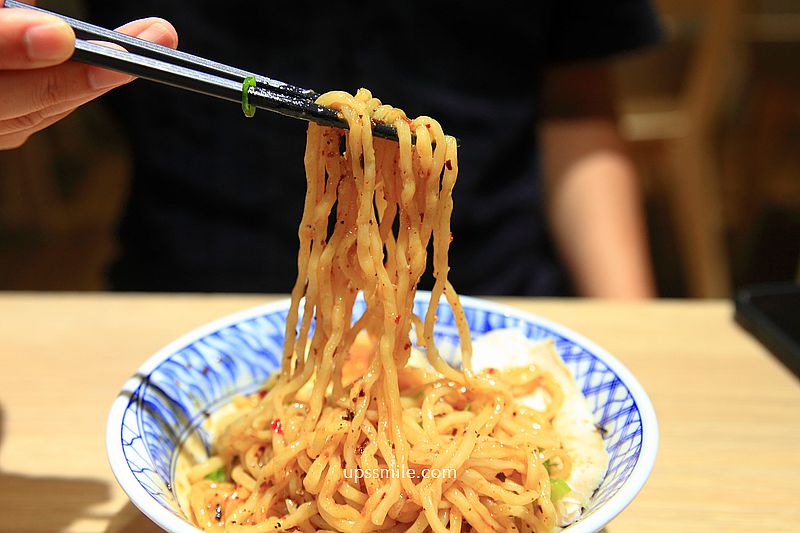 老童小吃部，台北民權西路搬家到安居街台式麵店，神等級好吃台北滷肉飯，滿滿黏稠膠質，捷運六張犁站麵店
