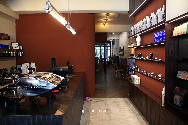 PAUSE Coffee Roaster 南港自家烘焙咖啡，南港玻璃屋絕美庭院咖啡廳