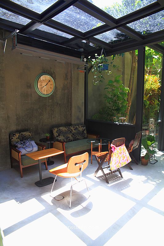 PAUSE Coffee Roaster 南港自家烘焙咖啡，南港玻璃屋絕美庭院咖啡廳