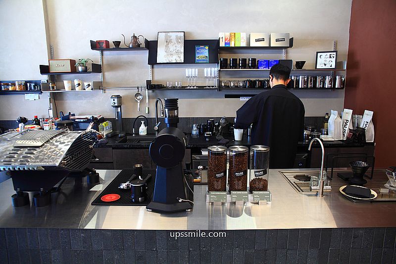 PAUSE Coffee Roaster 南港自家烘焙咖啡，南港玻璃屋絕美庭院咖啡廳