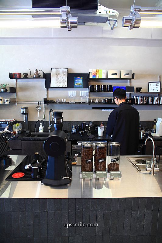 PAUSE Coffee Roaster 南港自家烘焙咖啡，南港玻璃屋絕美庭院咖啡廳