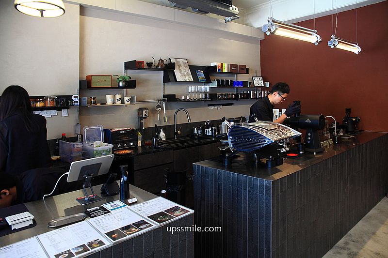 PAUSE Coffee Roaster 南港自家烘焙咖啡，南港玻璃屋絕美庭院咖啡廳