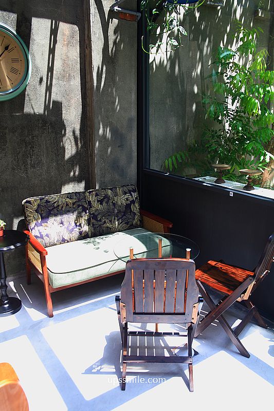 PAUSE Coffee Roaster 南港自家烘焙咖啡，南港玻璃屋絕美庭院咖啡廳