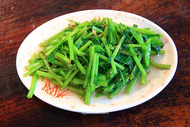 三灣鵝肉，原味與煙燻鵝肉2口味必吃，天天大排長龍的苗栗鵝肉專賣店