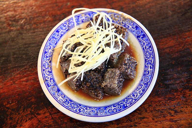 三灣鵝肉，原味與煙燻鵝肉2口味必吃，天天大排長龍的苗栗鵝肉專賣店