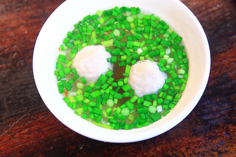 三灣鵝肉，原味與煙燻鵝肉2口味必吃，天天大排長龍的苗栗鵝肉專賣店