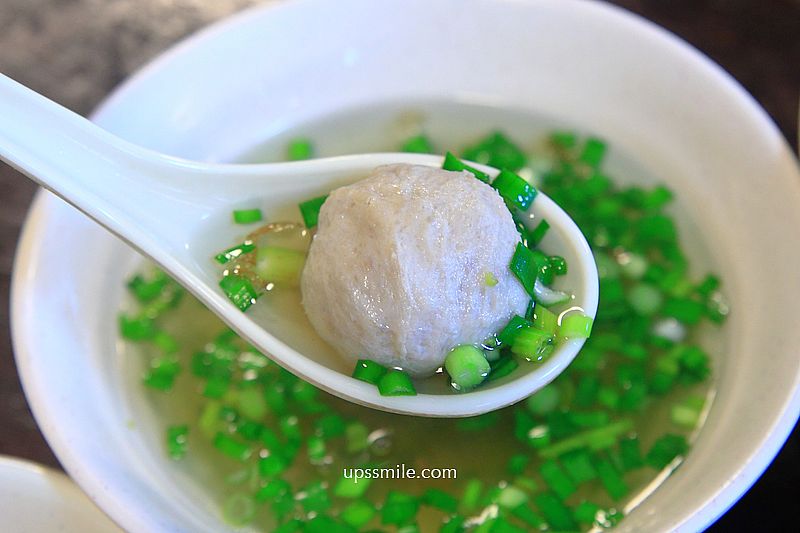 三灣鵝肉，原味與煙燻鵝肉2口味必吃，天天大排長龍的苗栗鵝肉專賣店