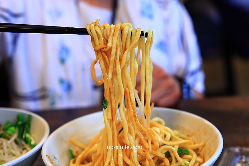 三灣鵝肉，原味與煙燻鵝肉2口味必吃，天天大排長龍的苗栗鵝肉專賣店