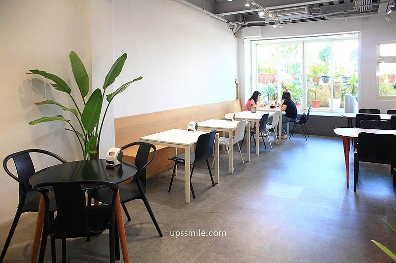 那間賣冰的咖啡店 Blue Lamp Cafe,隱身林口市場韓式雪花冰,林口網美咖啡廳 那間賣冰的咖啡店 Blue Lamp Cafe,隱身林口市場韓式雪花冰,林口網美咖啡廳