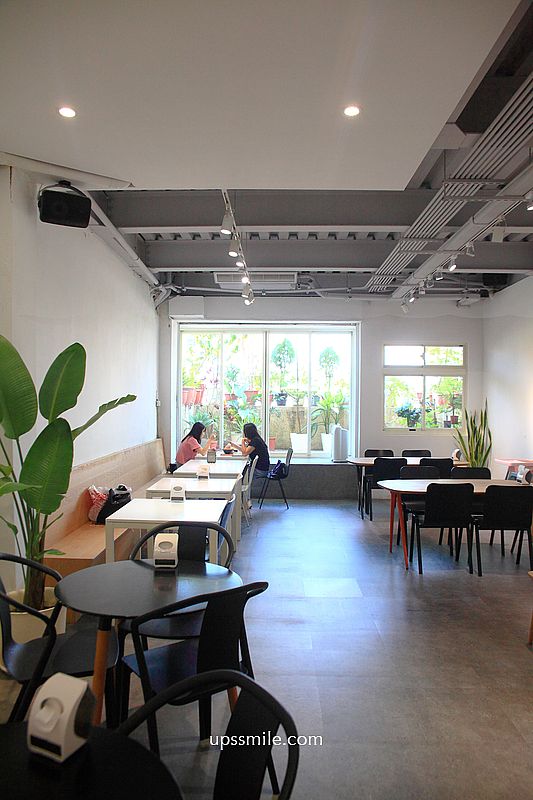 那間賣冰的咖啡店 Blue Lamp Cafe,隱身林口市場韓式雪花冰,林口網美咖啡廳 那間賣冰的咖啡店 Blue Lamp Cafe,隱身林口市場韓式雪花冰,林口網美咖啡廳