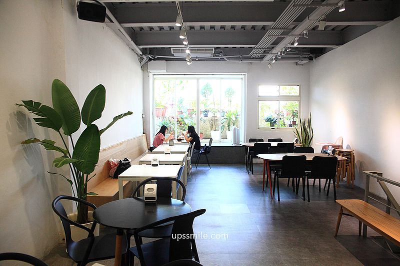 那間賣冰的咖啡店 Blue Lamp Cafe,隱身林口市場韓式雪花冰,林口網美咖啡廳 那間賣冰的咖啡店 Blue Lamp Cafe,隱身林口市場韓式雪花冰,林口網美咖啡廳