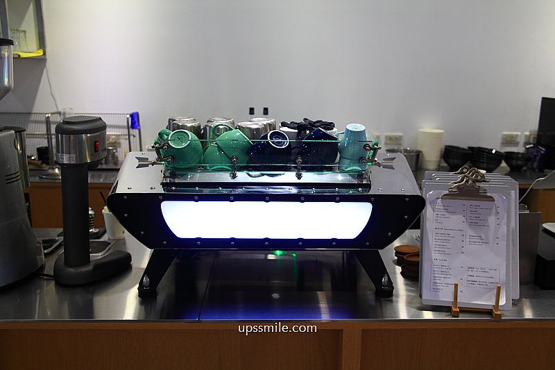 那間賣冰的咖啡店 Blue Lamp Cafe,隱身林口市場韓式雪花冰,林口網美咖啡廳 那間賣冰的咖啡店 Blue Lamp Cafe,隱身林口市場韓式雪花冰,林口網美咖啡廳