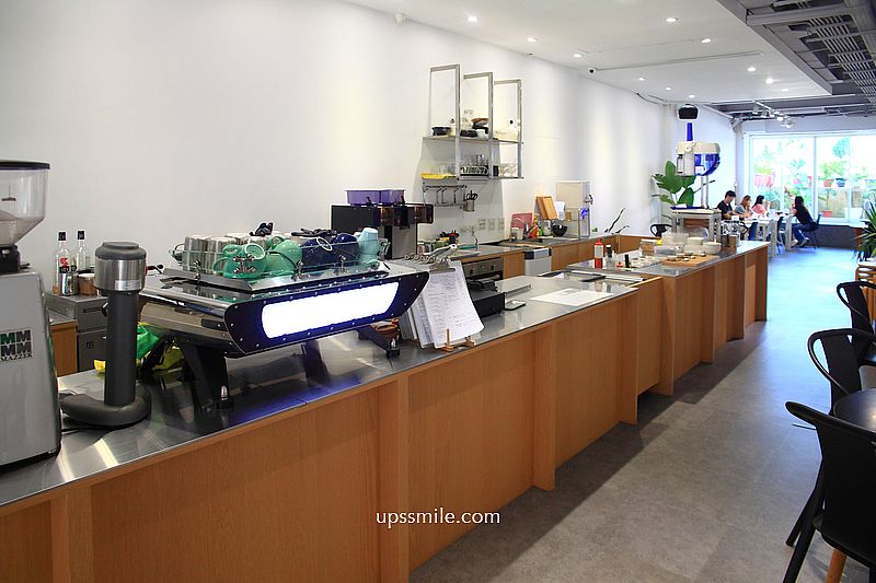 那間賣冰的咖啡店 Blue Lamp Cafe，隱身林口市場韓式雪花冰，林口網美咖啡廳