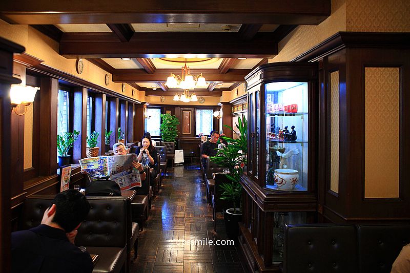 【日本大阪2025】丸福珈琲店千日前本店，日本大阪早午餐咖啡廳，必吃起司吐司，大阪難波昭和復古風咖啡廳