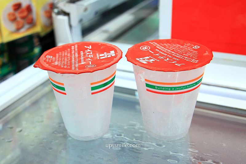 【大阪美食】大阪世博7-11，日本7-11必買，日本7-11爆紅果昔Smoothies、日本最好喝最解渴瓶裝麥茶「金茶壺麥茶」