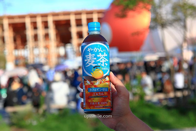 【大阪美食】大阪世博7-11，日本7-11必買，日本7-11爆紅果昔Smoothies、日本最好喝最解渴瓶裝麥茶「金茶壺麥茶」