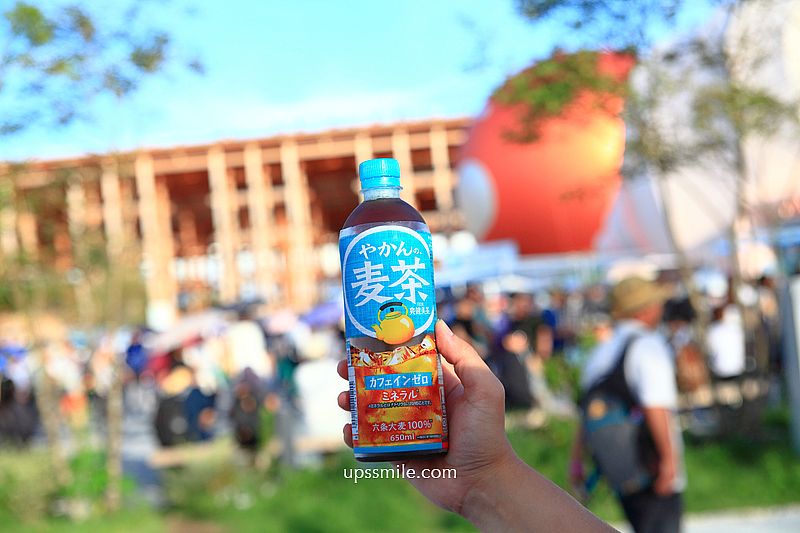 【大阪美食】大阪世博7-11，日本7-11必買，日本7-11爆紅果昔Smoothies、日本最好喝最解渴瓶裝麥茶「金茶壺麥茶」