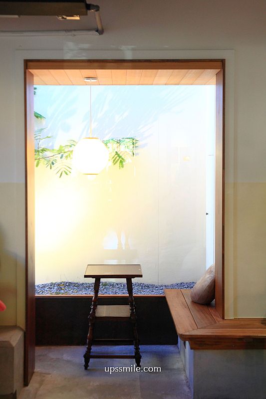 東河咖啡Donghe新竹咖啡，新竹日式侘寂風咖啡廳，新竹自家烘焙咖啡廳，新竹巨城寵物友善咖啡廳