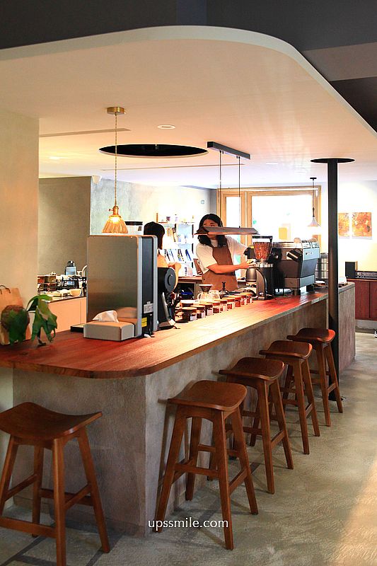 東河咖啡Donghe新竹咖啡，新竹日式侘寂風咖啡廳，新竹自家烘焙咖啡廳，新竹巨城寵物友善咖啡廳