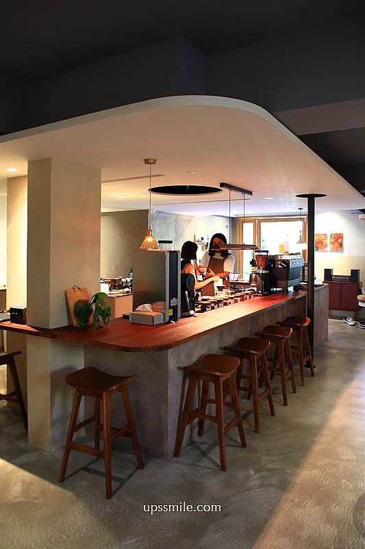 東河咖啡Donghe新竹咖啡，新竹日式侘寂風咖啡廳，新竹自家烘焙咖啡廳，新竹巨城寵物友善咖啡廳