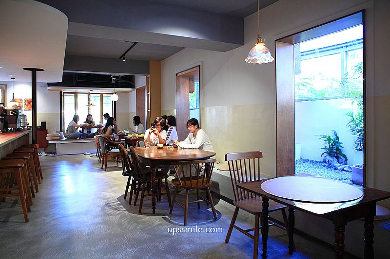 東河咖啡Donghe新竹咖啡，新竹日式侘寂風咖啡廳，新竹自家烘焙咖啡廳，新竹巨城寵物友善咖啡廳