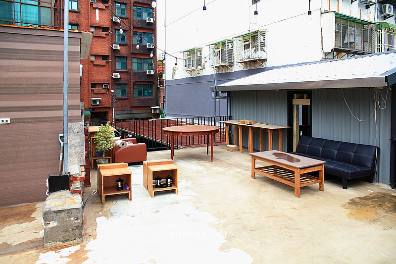 Focus on flavor 2 中壢，牆裡伸出巨大黑手咖啡廳，中原大學咖啡廳，桃園秘境風格咖啡廳，中壢咖啡廳推薦