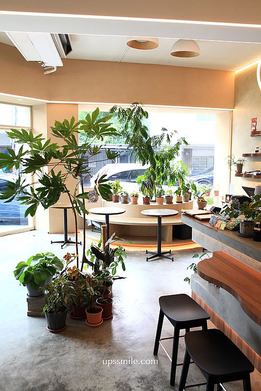 Brewsome Coffee 梅亭店,台中北區咖啡廳,台中木質調露營風自家烘焙咖啡廳,酪梨酸種麵包,台中寵物友善咖啡廳 Brewsome Coffee 梅亭店,台中北區咖啡廳,台中木質調露營風自家烘焙咖啡廳,酪梨酸種麵包,台中寵物友善咖啡廳