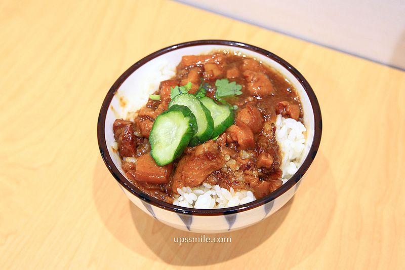 小初店，台中米其林美食推薦台中滷肉飯、牛肉麵、炸排骨、黑糖粉粿，台中南屯區美食