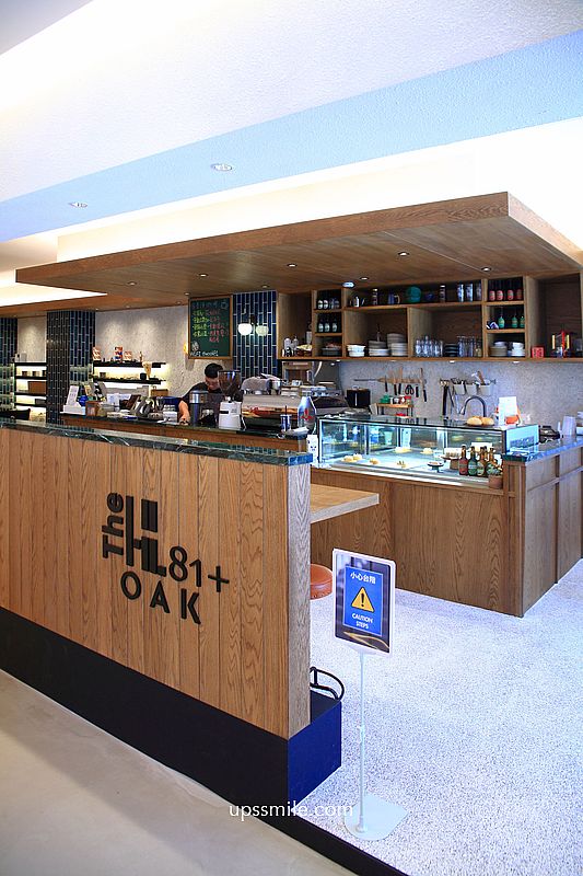 THE OAK LAB 81+ 咖啡輕食，台中露營風格咖啡廳，神等級好吃起司燻雞貝果，複合式展覽選物店建案中心，台中北屯咖啡廳