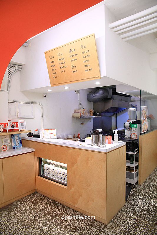 福七早餐FUCHI，台北早午餐推薦，捷運南京復興站好吃早餐店，招牌必吃肉鬆蛋沙拉三明治、福七麵鐵板麵、鮮奶茶