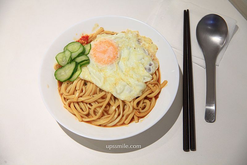 福七早餐FUCHI，台北早午餐推薦，捷運南京復興站好吃早餐店，招牌必吃肉鬆蛋沙拉三明治、福七麵鐵板麵、鮮奶茶