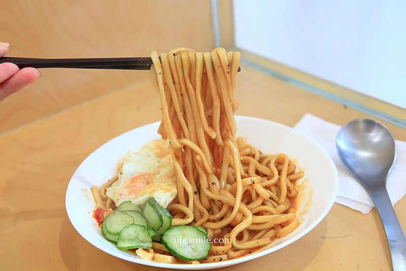 福七早餐FUCHI，台北早午餐推薦，捷運南京復興站好吃早餐店，招牌必吃肉鬆蛋沙拉三明治、福七麵鐵板麵、鮮奶茶