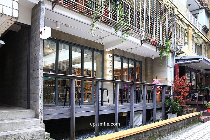 PLOT咖啡,捷運忠孝復興站咖啡廳,結合精品咖啡與自然酒,複合式藝文空間,台北東區咖啡廳,必點濕潤抹茶巴斯克蛋糕 PLOT咖啡,捷運忠孝復興站咖啡廳,結合精品咖啡與自然酒,複合式藝文空間,台北東區咖啡廳,必點濕潤抹茶巴斯克蛋糕